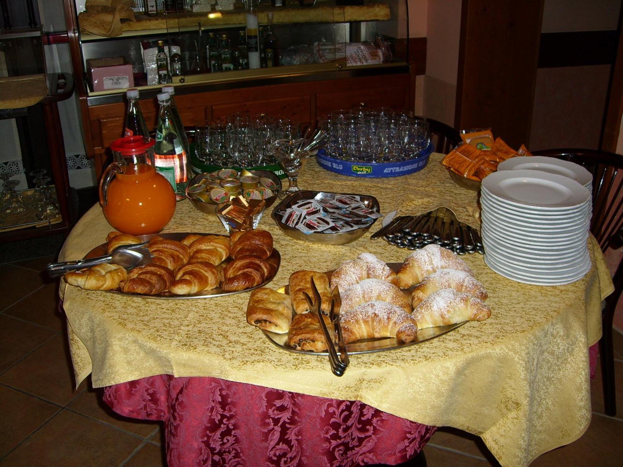 Hotel Formica Savignano sul Panaro Luaran gambar